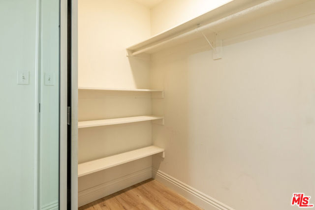 445 S Mansfield Avenue, Los Angeles CA: https://media.crmls.org/mediaz/a87b064c-7355-431d-b791-a41413eafe83.jpg