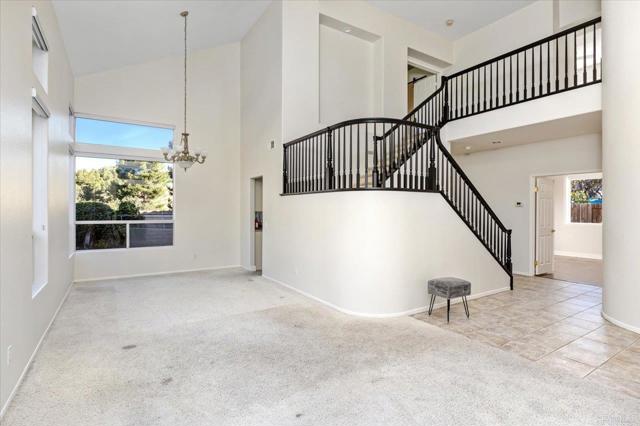 Detail Gallery Image 4 of 33 For 4976 Bella Collina St, Oceanside,  CA 92056 - 5 Beds | 3 Baths