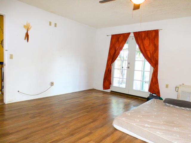 13547 Caliente Drive, Desert Hot Springs CA: https://media.crmls.org/mediaz/a87b9f6d-d663-4a7a-a072-664688b49e10.jpg