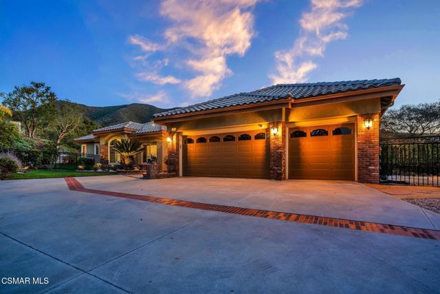 1826 Crystal View Circle, Newbury Park CA: https://media.crmls.org/mediaz/a87bb486-c870-423a-bf88-928042bb1f88.jpg