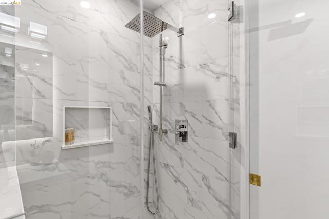 565 Bellevue Ave, Oakland CA: https://media.crmls.org/mediaz/a87bb61d-b003-4e1f-acfc-7df0793dce9e.jpg