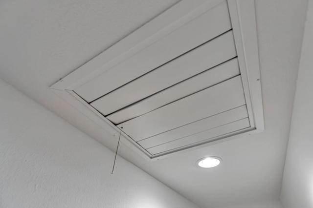 1081 Oak Street, Hollister CA: https://media.crmls.org/mediaz/a87bffde-e8ee-4b22-b67e-38744b66b10c.jpg