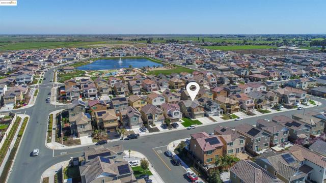 298 McClelland Way, Oakley CA: https://media.crmls.org/mediaz/a87c59ba-b949-4e5f-8570-c6f595f79e7d.jpg