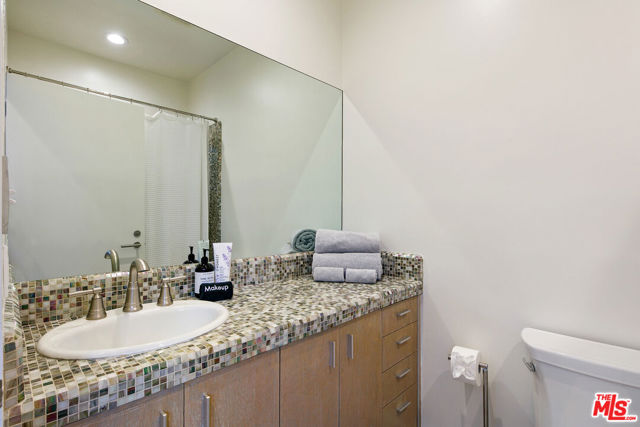 1876 Lookout Road, Malibu CA: https://media.crmls.org/mediaz/a87ce943-b139-4242-a11b-a1efe1ebbd5e.jpg