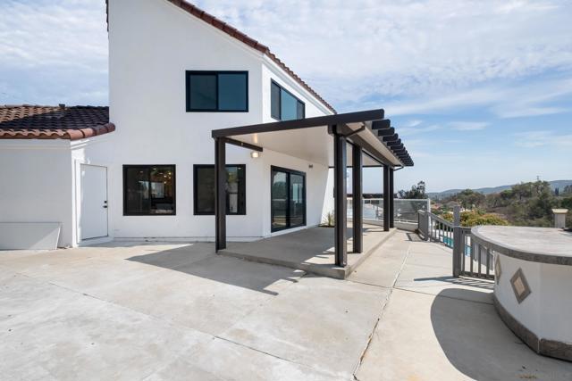 15032 Heath Dr, Poway CA: https://media.crmls.org/mediaz/a87d2e6f-9c2d-4e68-b1ca-d763009b2159.jpg