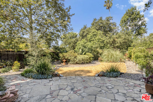 991 Palm Terrace, Pasadena CA: https://media.crmls.org/mediaz/a87d58f2-576b-4774-9d72-f002da74e6f9.jpg