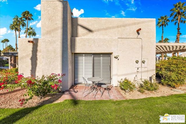 1678 Paseo De La Palma, Palm Springs CA: https://media.crmls.org/mediaz/a87dacd0-2b20-4ad6-b587-5e65e70e1683.jpg