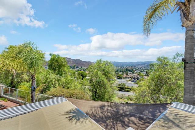 10496 Chaparral Dr, Santee CA: https://media.crmls.org/mediaz/a87ecbef-0fbe-4b0f-aee3-5206b1520fe5.jpg