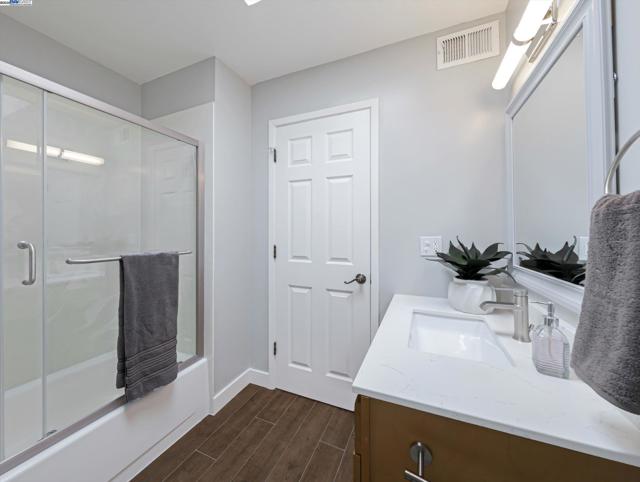 44 Lodato Ave, San Mateo CA: https://media.crmls.org/mediaz/a87fb695-9a6b-4284-8f0d-ef60d3a40695.jpg