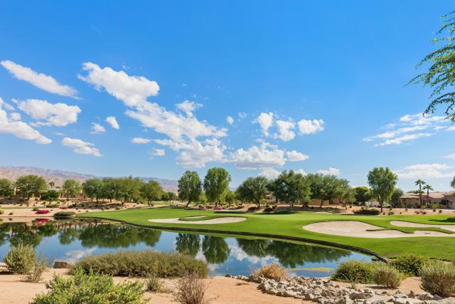 81071 Avenida Sombra, Indio CA: https://media.crmls.org/mediaz/a87fd0e6-725f-47fd-9175-fb7e2fefd259.jpg