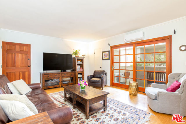 852 15TH Street, 5 photo 4