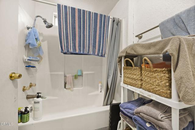 8590 N Ventura Avenue, Ventura CA: https://media.crmls.org/mediaz/a8804dd1-e48f-40e7-9420-51516e902976.jpg