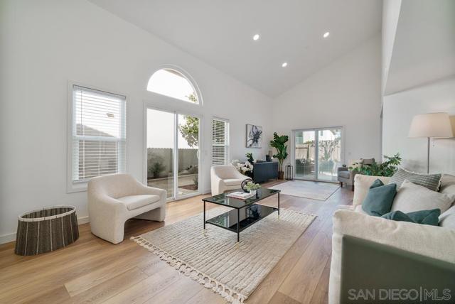 11289 Silver Buckle Way, San Diego CA: https://media.crmls.org/mediaz/a8805eee-8fd6-47e1-b570-cd5d40529d47.jpg