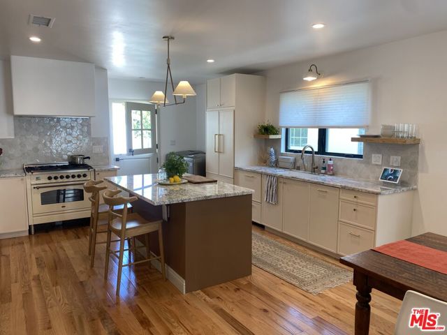3026 Farmdale Avenue, Los Angeles CA: https://media.crmls.org/mediaz/a880957f-37ab-44d4-8dc5-dc158d58221a.jpg