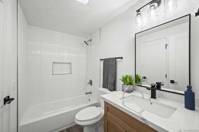 7836 Hummingbird Ln, San Diego CA: https://media.crmls.org/mediaz/a880f997-efee-4af7-86bb-7505514f2695.jpg