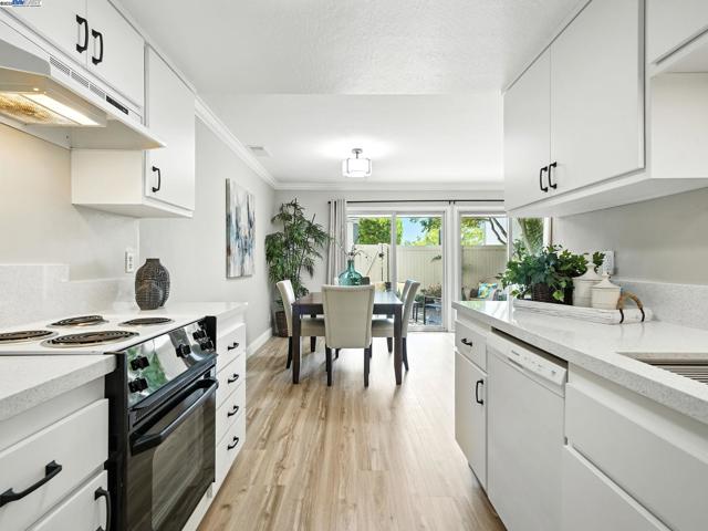 727 Sandpiper Cmn, Livermore CA: https://media.crmls.org/mediaz/a8813f0e-c825-4ad9-8a52-29b2543b912e.jpg