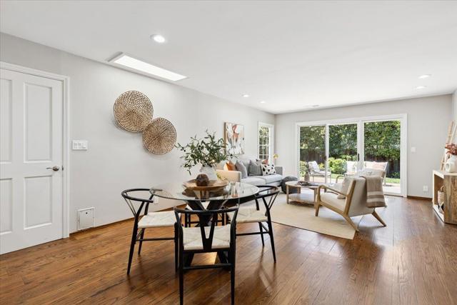 471 Claremont Way, Menlo Park CA: https://media.crmls.org/mediaz/a881a55a-c333-4d9d-8ec9-3daafb2c61d7.jpg