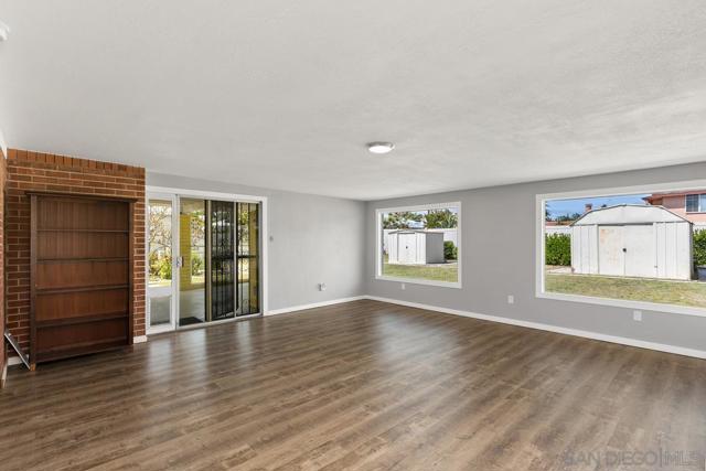 4870 Doliva Dr, San Diego CA: https://media.crmls.org/mediaz/a88209d7-1374-41d0-9cc1-39bccd2e1860.jpg
