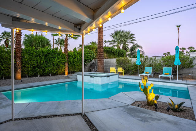 748 N Calle Rolph, Palm Springs, CA 92262