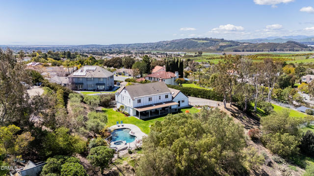 6065 Cielo Vista Court, Camarillo CA: https://media.crmls.org/mediaz/a8826cce-95ca-4f7e-bc39-871e763edcbb.jpg