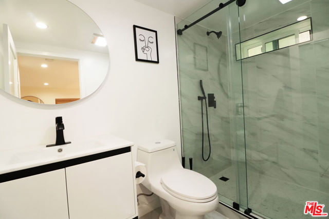 944 North San Vicente Boulevard, 10 photo 12
