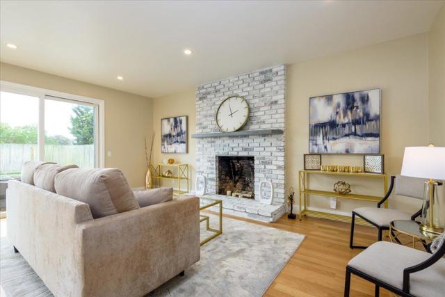 407 Beach Avenue, Half Moon Bay CA: https://media.crmls.org/mediaz/a8831a2f-e9c0-432a-8ca3-7c4d1a873bf7.jpg