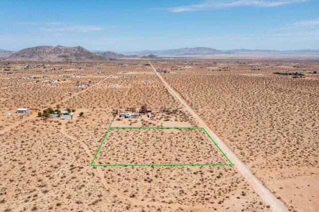 210 Kuna Avenue, Landers CA: https://media.crmls.org/mediaz/a8836e1b-8cfd-4d72-8329-5590b1146b94.jpg