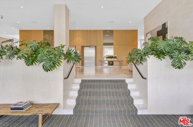 999 N Doheny Drive, West Hollywood CA: https://media.crmls.org/mediaz/a883982c-09ae-48a4-9938-ff007c54d205.jpg