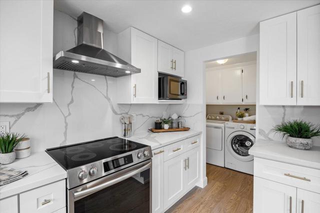 714 Comet Drive, Foster City CA: https://media.crmls.org/mediaz/a883e382-f808-4578-b63c-28b215242a39.jpg