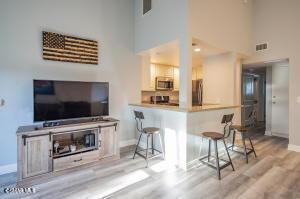 1904 Heywood Street, Simi Valley CA: https://media.crmls.org/mediaz/a8840c6a-0dfe-47c4-b33e-26a54bf4d209.jpg