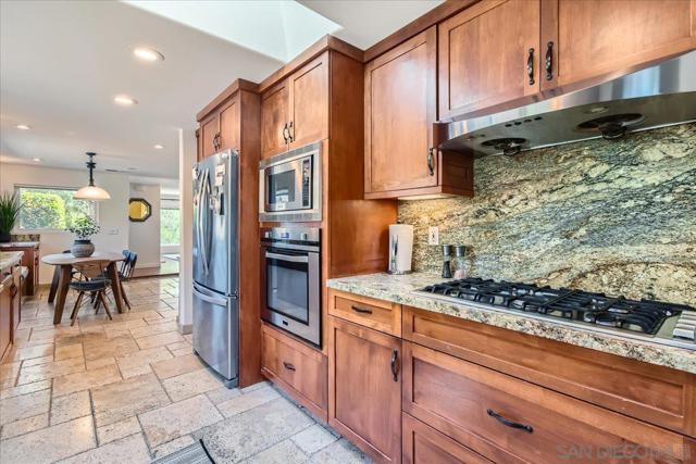 4359 Date Ave, La Mesa CA: https://media.crmls.org/mediaz/a884e917-394e-479b-a3cf-00fbb6e0c29f.jpg