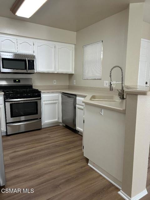 3376 Holly Grove Street, Westlake Village CA: https://media.crmls.org/mediaz/a8851da5-720a-49ef-9e30-337d154895c1.jpg