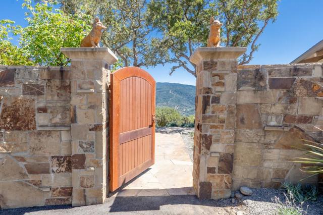 38 Asoleado Drive, Carmel Valley CA: https://media.crmls.org/mediaz/a88543a9-eca5-4f9e-8ff8-fa4f9e5a8ca1.jpg
