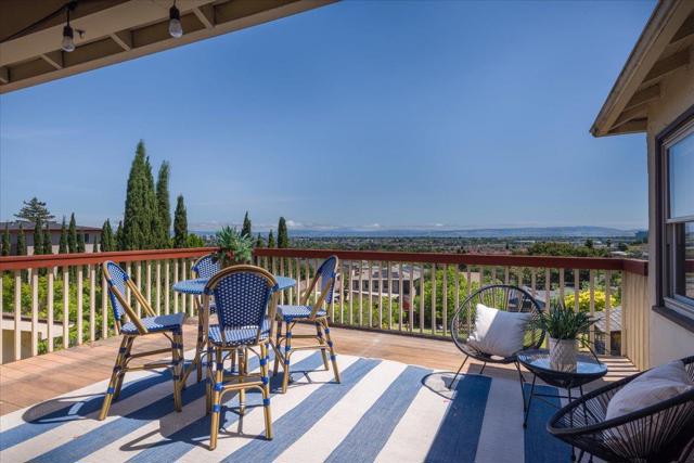 1720 Hillman Avenue, Belmont CA: https://media.crmls.org/mediaz/a8856c5f-161a-4256-9489-fe60e9fecaef.jpg