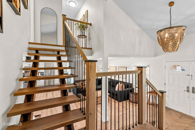 363 Larcom Street, Thousand Oaks CA: https://media.crmls.org/mediaz/a886633e-4362-41e0-bcba-e677dbf10c99.jpg