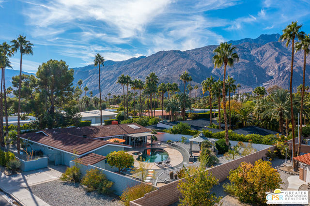 988 E Paseo El Mirador, Palm Springs CA: https://media.crmls.org/mediaz/a886c117-6624-4170-96c9-da42227dc90e.jpg