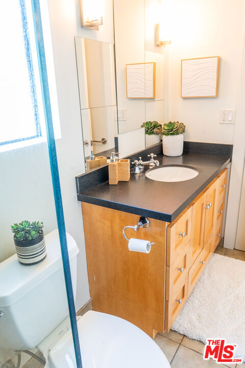 880 Hilldale Avenue, West Hollywood CA: https://media.crmls.org/mediaz/a8873b10-4968-407f-97d3-e90eea365fd9.jpg