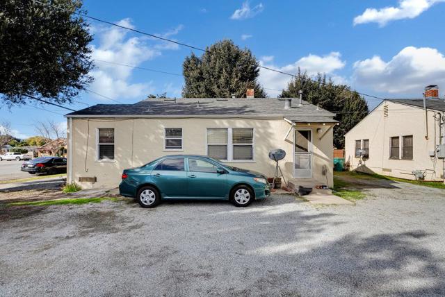 431 Ellis Street, King City CA: https://media.crmls.org/mediaz/a88753fb-9ac3-41d8-9e87-9c858bb477f9.jpg