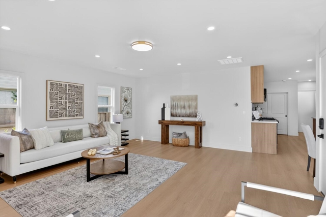 356 Belleview Dr, San Leandro CA: https://media.crmls.org/mediaz/a887d8fd-0cda-4e3c-b301-ffeb624a679d.jpg