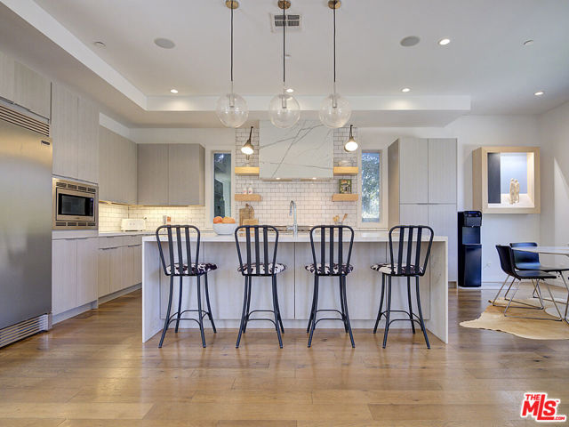 11954 Lucile Street, Culver City CA: https://media.crmls.org/mediaz/a88844dd-e5ce-479e-b5b2-d6808296cd37.jpg