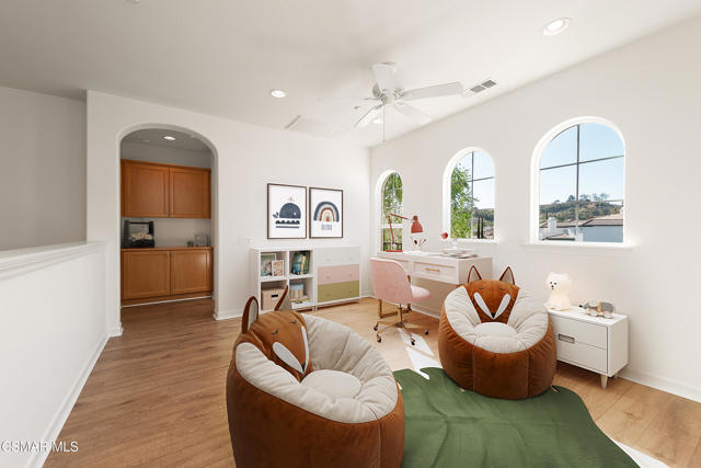 13290 Red Bird Court, Moorpark CA: https://media.crmls.org/mediaz/a8884f69-fa77-42d4-8e22-de0d124181be.jpg
