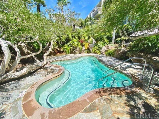 999 N Pacific Street, Oceanside CA: https://media.crmls.org/mediaz/a888fe06-ef7c-4d60-aaa6-32e7719f4547.jpg