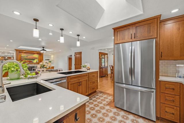 435 Ewing Drive, Pleasanton CA: https://media.crmls.org/mediaz/a88918e0-64e3-4635-a83a-5c803f964286.jpg