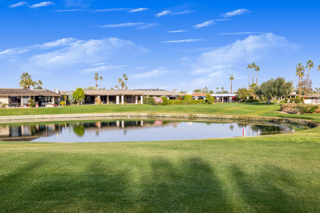 19 Colgate Drive, Rancho Mirage CA: https://media.crmls.org/mediaz/a88a9150-feb5-4b7f-ae3b-9ef823819860.jpg