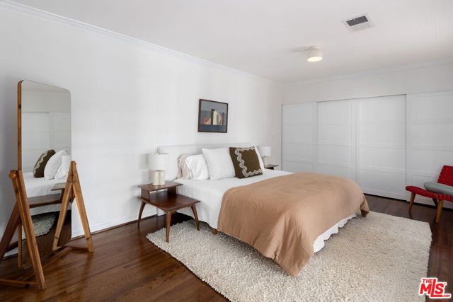 4654 Denny Avenue, Toluca Lake CA: https://media.crmls.org/mediaz/a88aab3c-0ec8-4bde-b1cc-3699c79f4988.jpg