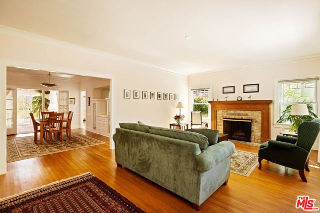 336 North Beachwood Drive photo 4