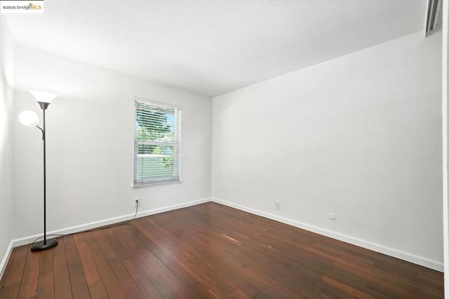 1814 Wildbrook CT, Concord CA: https://media.crmls.org/mediaz/a88d37aa-d5b0-4978-bdee-900c5053d6e8.jpg