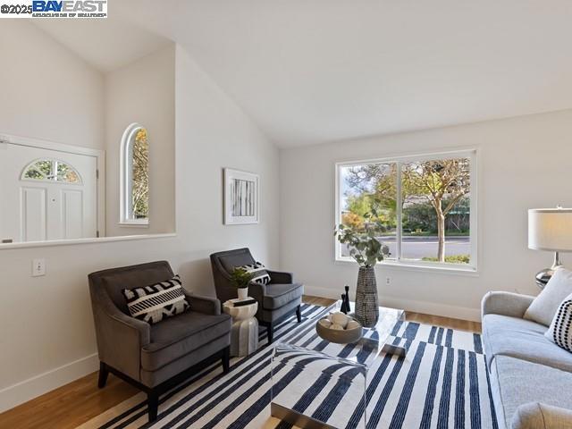 2752 Morgan Dr, San Ramon CA: https://media.crmls.org/mediaz/a88de736-3058-4e91-9941-1543cf8d0e81.jpg
