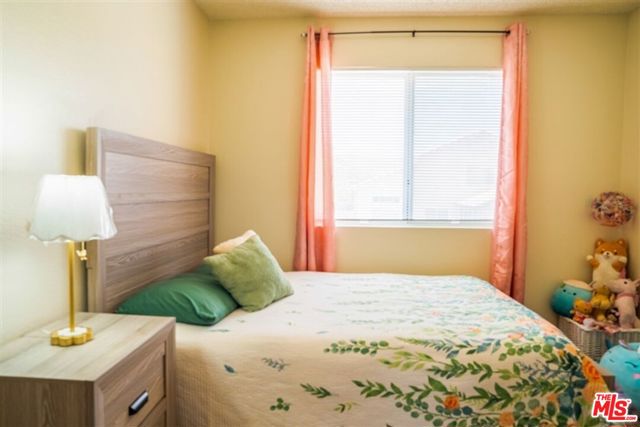 37411 Sheffield Drive, Palmdale CA: https://media.crmls.org/mediaz/a88e5843-ea7c-42ee-b368-6b31319a525f.jpg