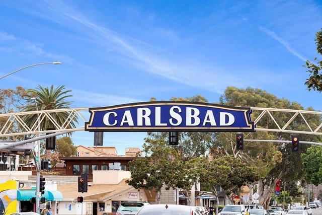 723 Grand, Carlsbad CA: https://media.crmls.org/mediaz/a88e80c7-d39a-442a-9aaa-14e936fa9822.jpg